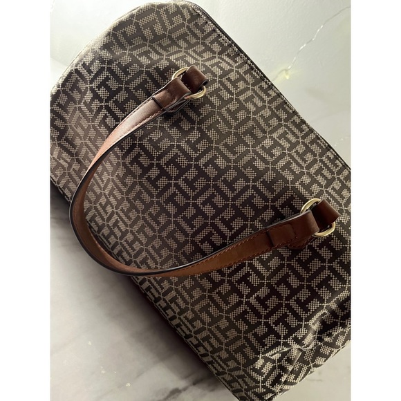 🚨 TOMMY HILFIGER Women’s Brown Small Handbag Excellent Condition - Picture 2 of 8
